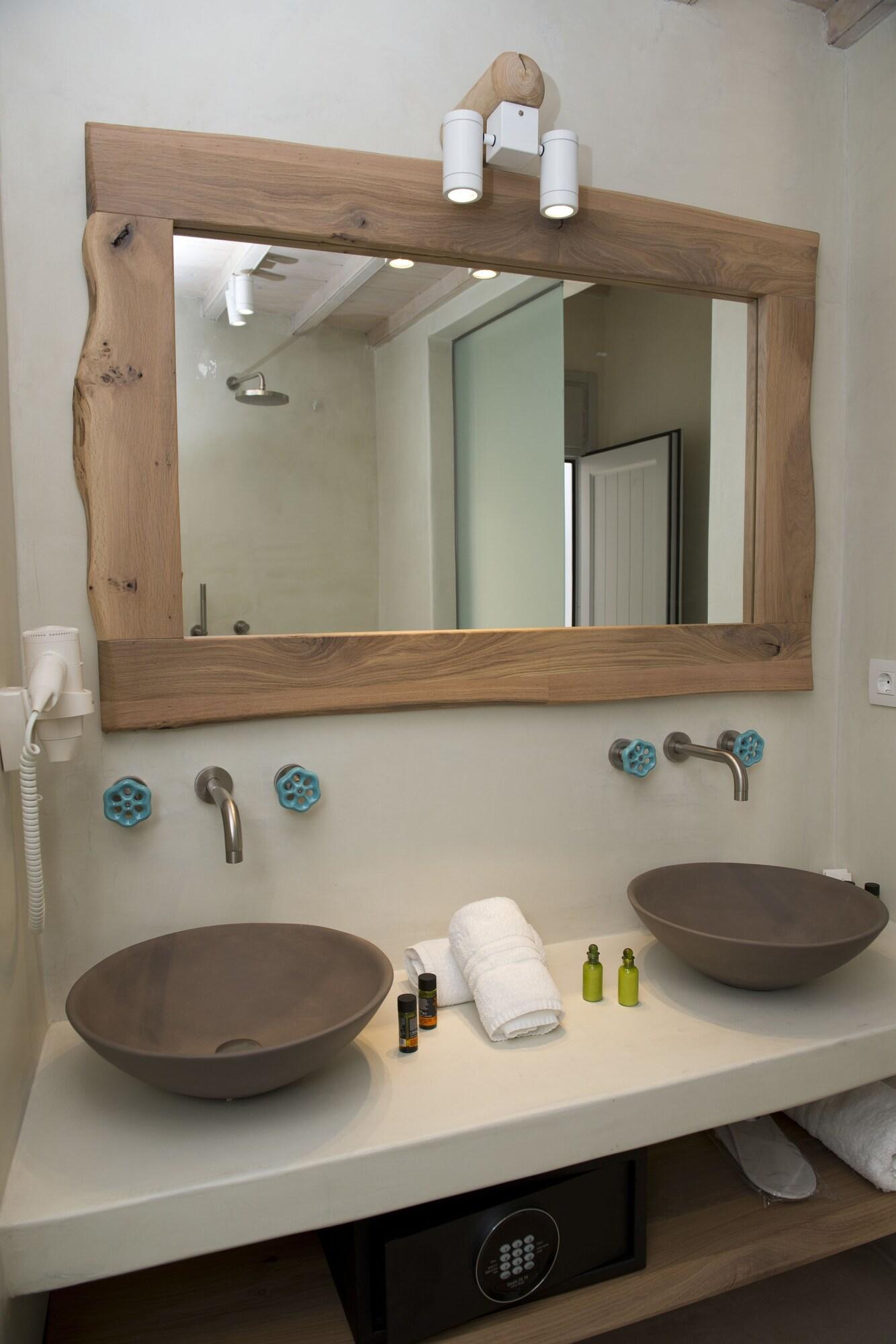 Legacy Apartment *